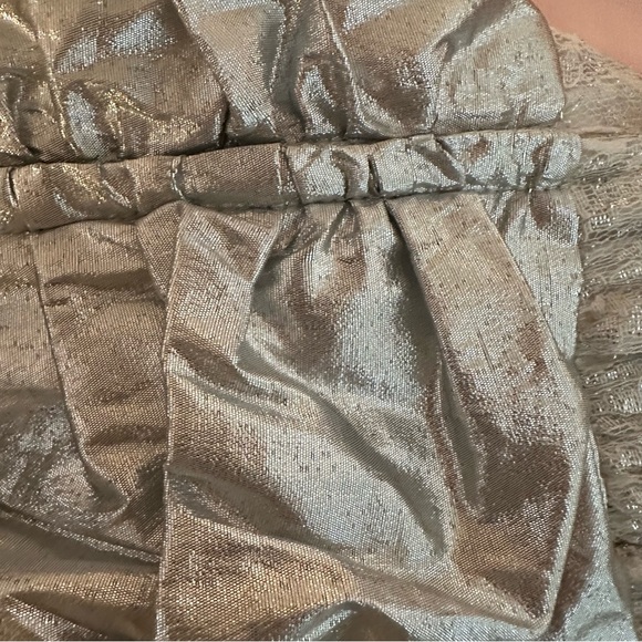 Glamorous Silver One-Shoulder Gown - Picture 4 of 9